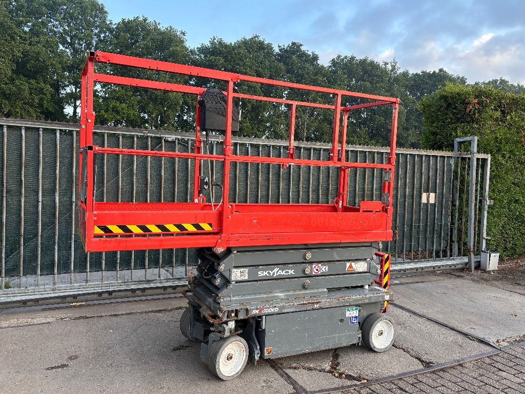 SkyJack SJ 3219 8m schaarhoogwerker hoogwerker Skyjack