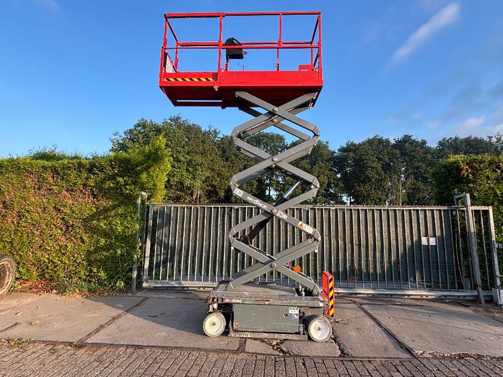 SkyJack SJ 3219 8m schaarhoogwerker hoogwerker Skyjack