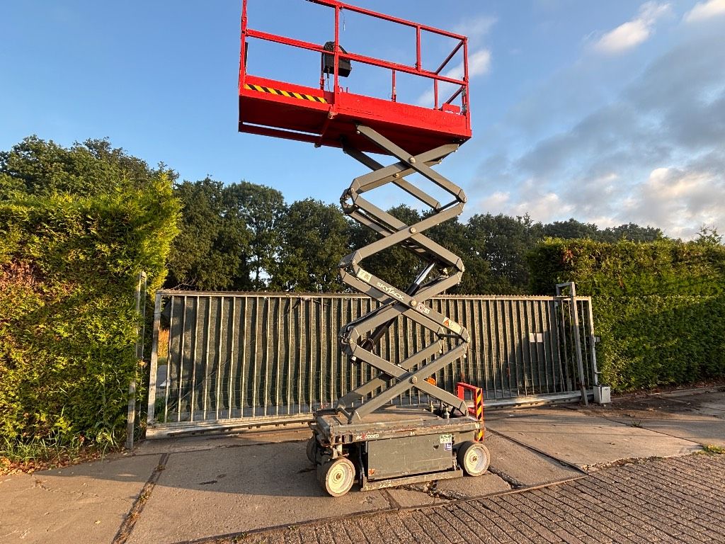 SkyJack SJ 3219 8m schaarhoogwerker hoogwerker Skyjack