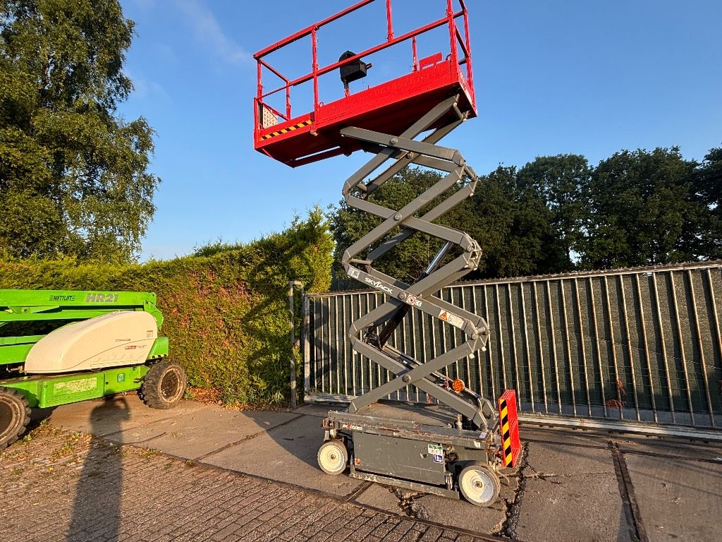 SkyJack SJ 3219 8m schaarhoogwerker hoogwerker Skyjack