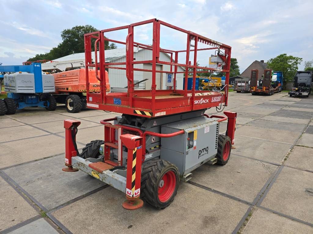 SkyJack SJ 6832 RT