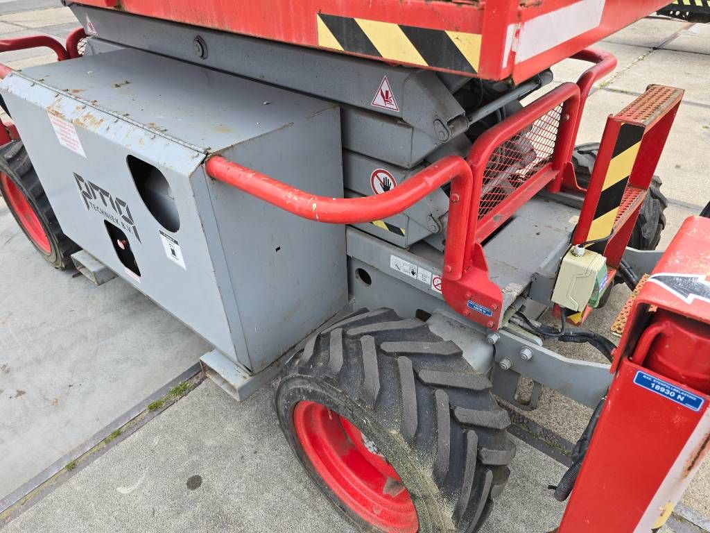SkyJack SJ 6832 RT