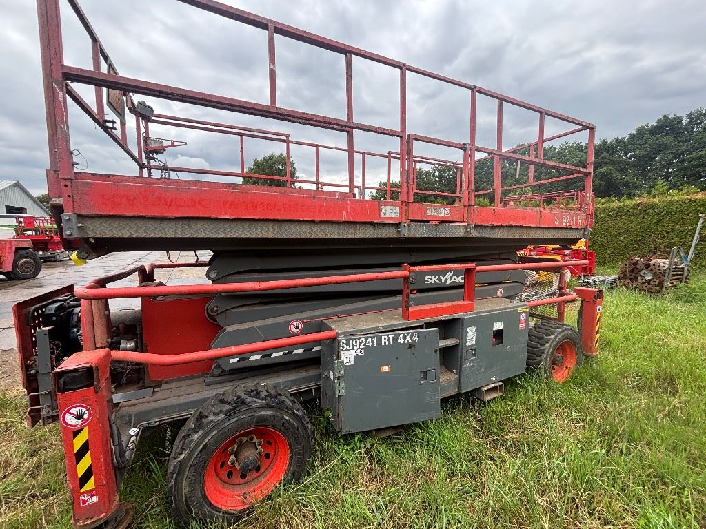 SkyJack SJ 9241 RT 14.5m schaarhoogwerker Skyjack 8841