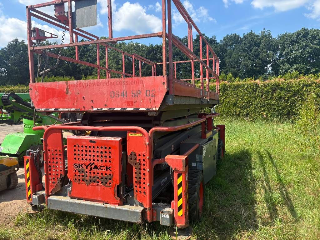 SkyJack SJ 9241 RT 14.5m schaarhoogwerker Skyjack 8841