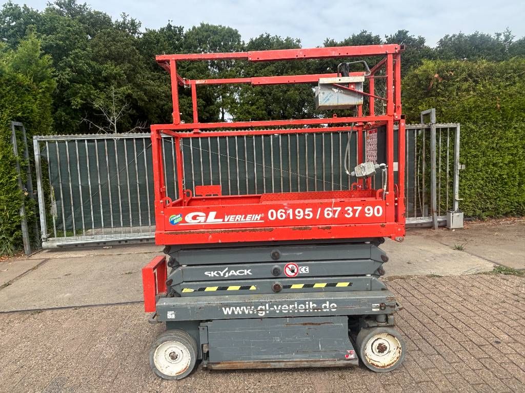 SkyJack SJ3219 schaarhoogwerker 8m hoogwerker