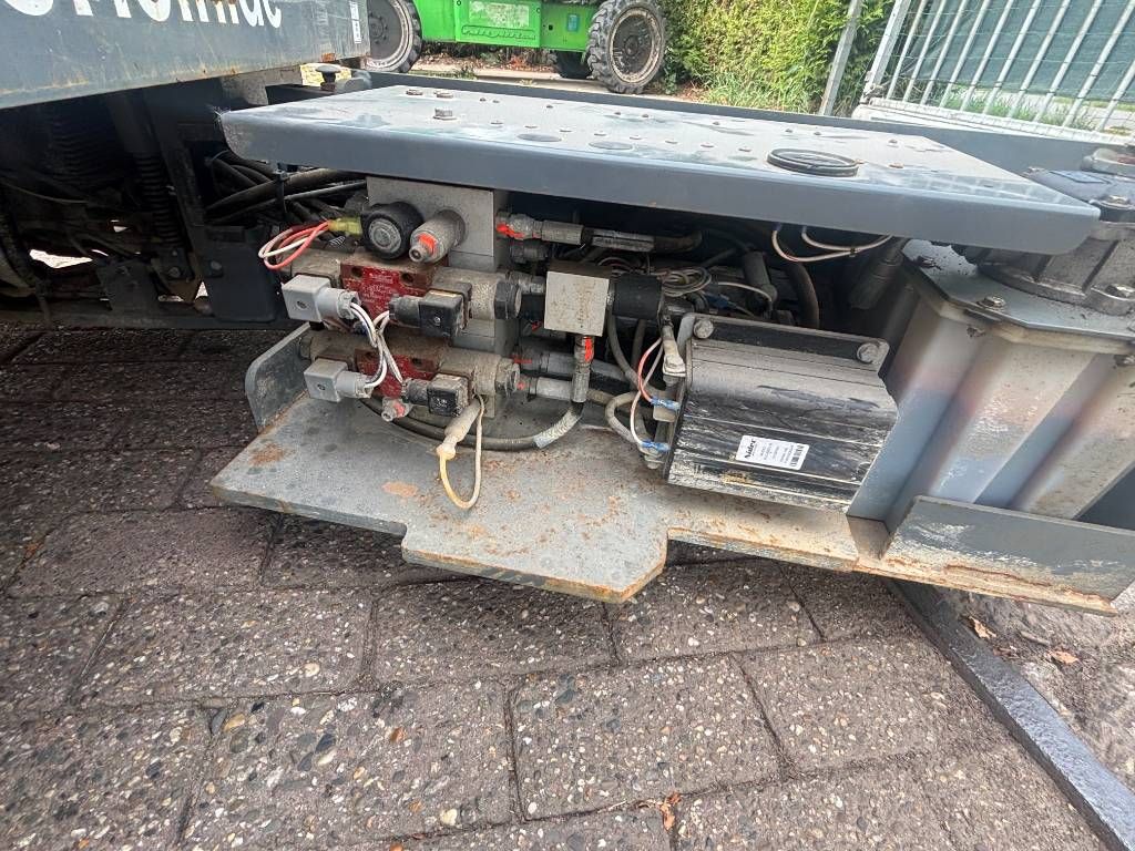 SkyJack SJ3219 schaarhoogwerker 8m hoogwerker