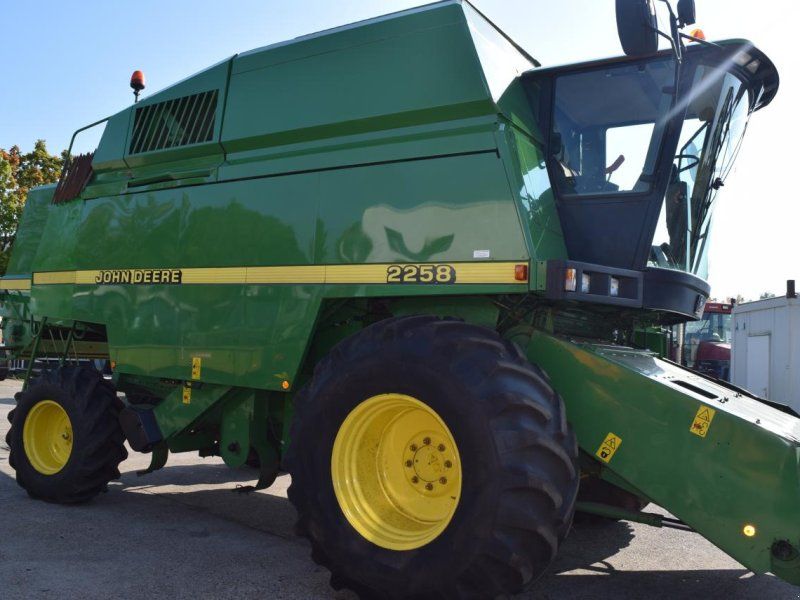John Deere 2064