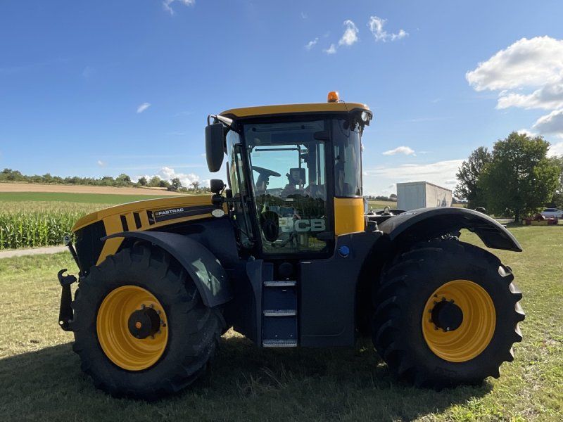 JCB Fastrac 4220 mit Lenksystem RTK