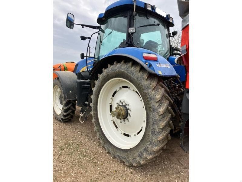 New Holland T7050