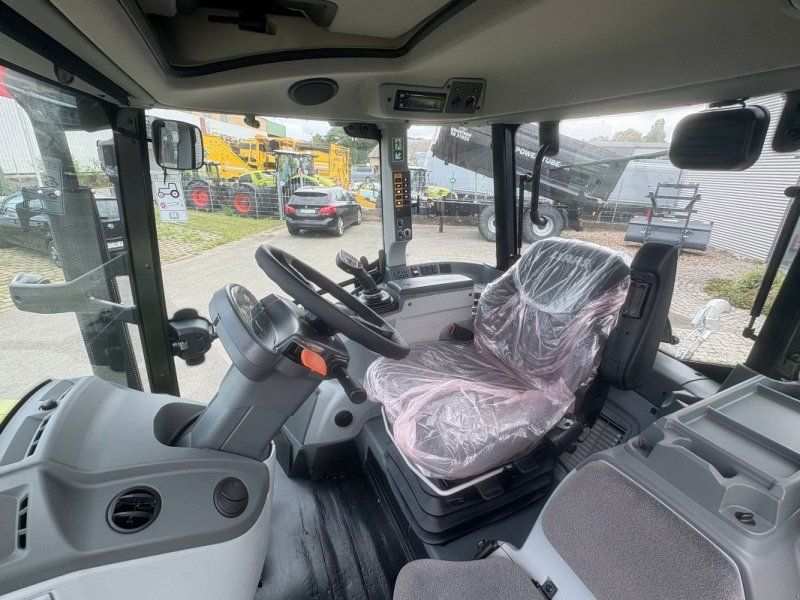 Claas Arion 420