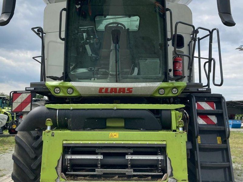 Claas Trion 750