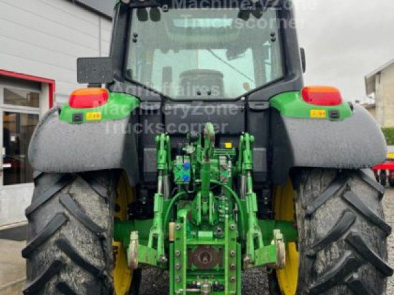 John Deere 6105M