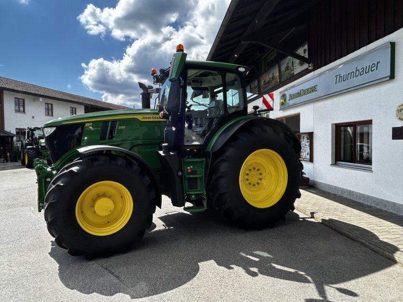 John Deere 6R 230