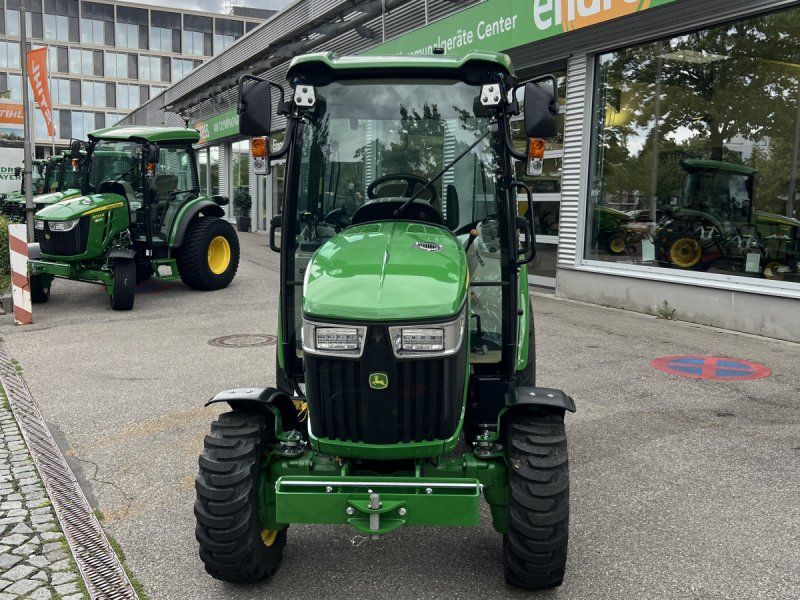 John Deere 3046