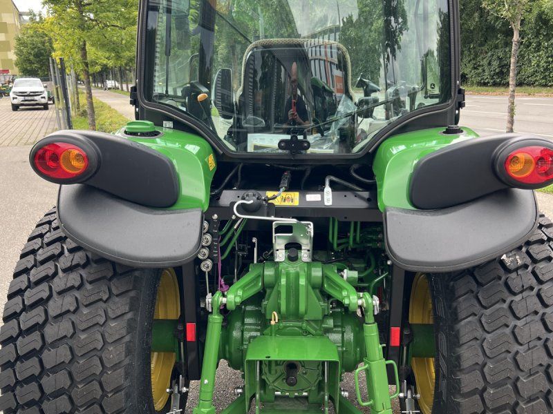 John Deere 4066R
