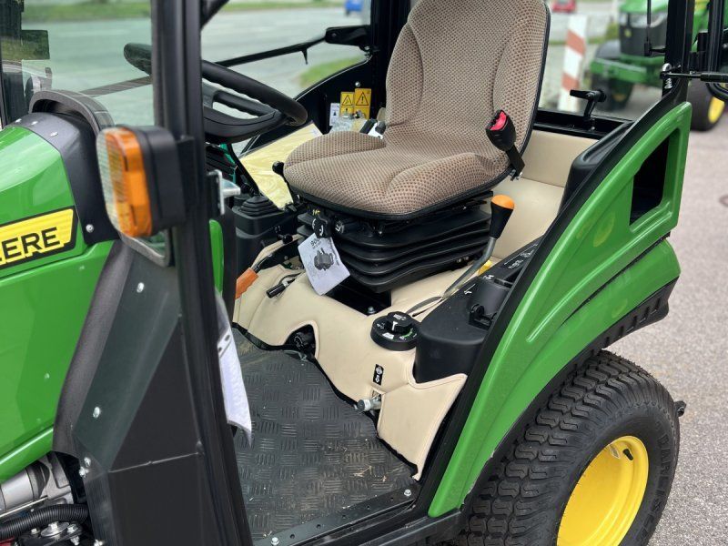 John Deere 1026R