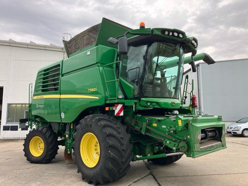 John Deere T560 mit 622R Schneidwerk