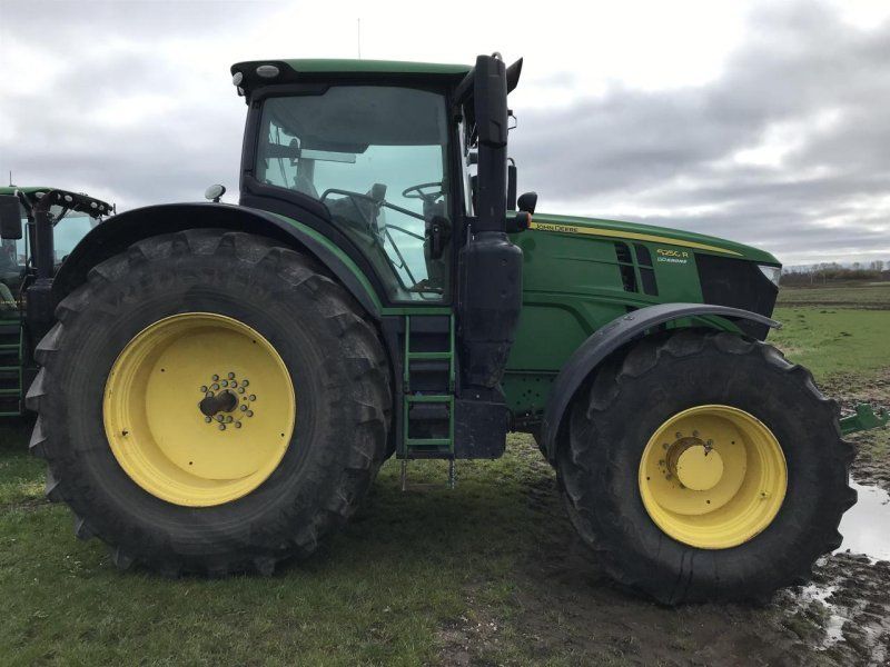 John Deere 6250R