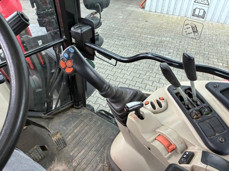 Massey Ferguson 5609 Dyna-4