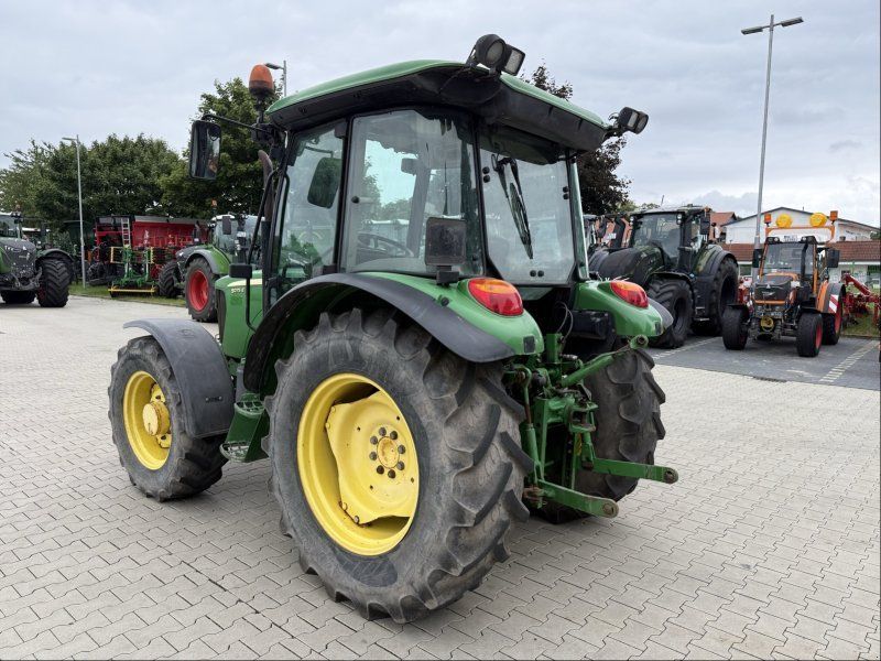 John Deere 5075E