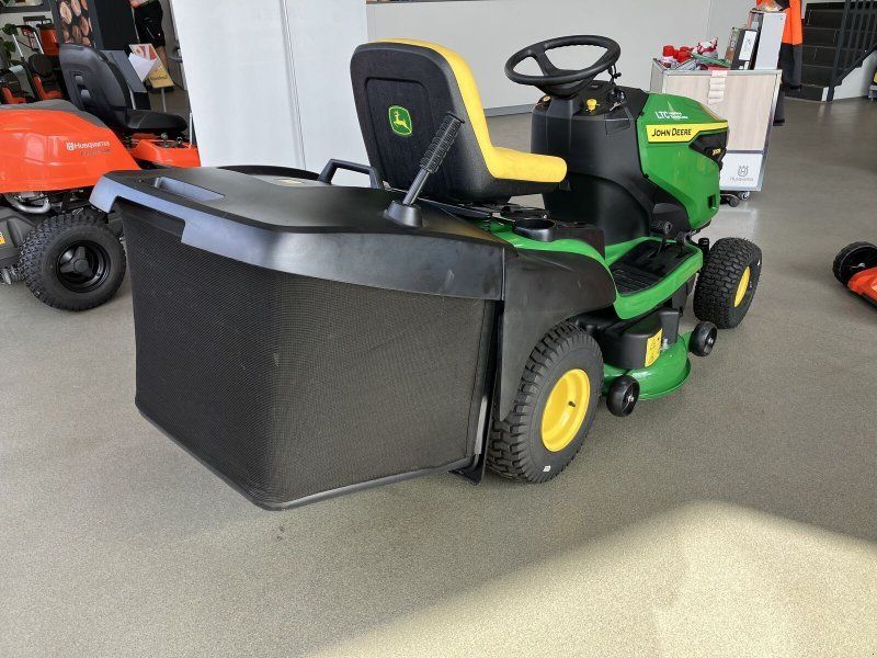 John Deere X 167R
