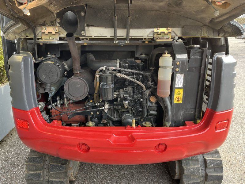 Takeuchi TB 235 mit Powertilt