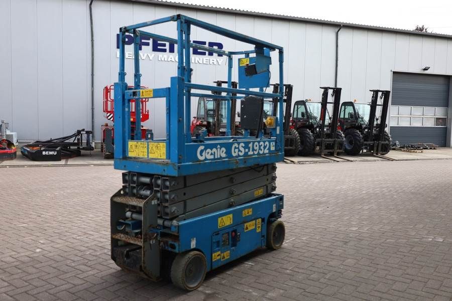 Genie GS1932 Electric, Working Height 7.8 m, 227kg Capac