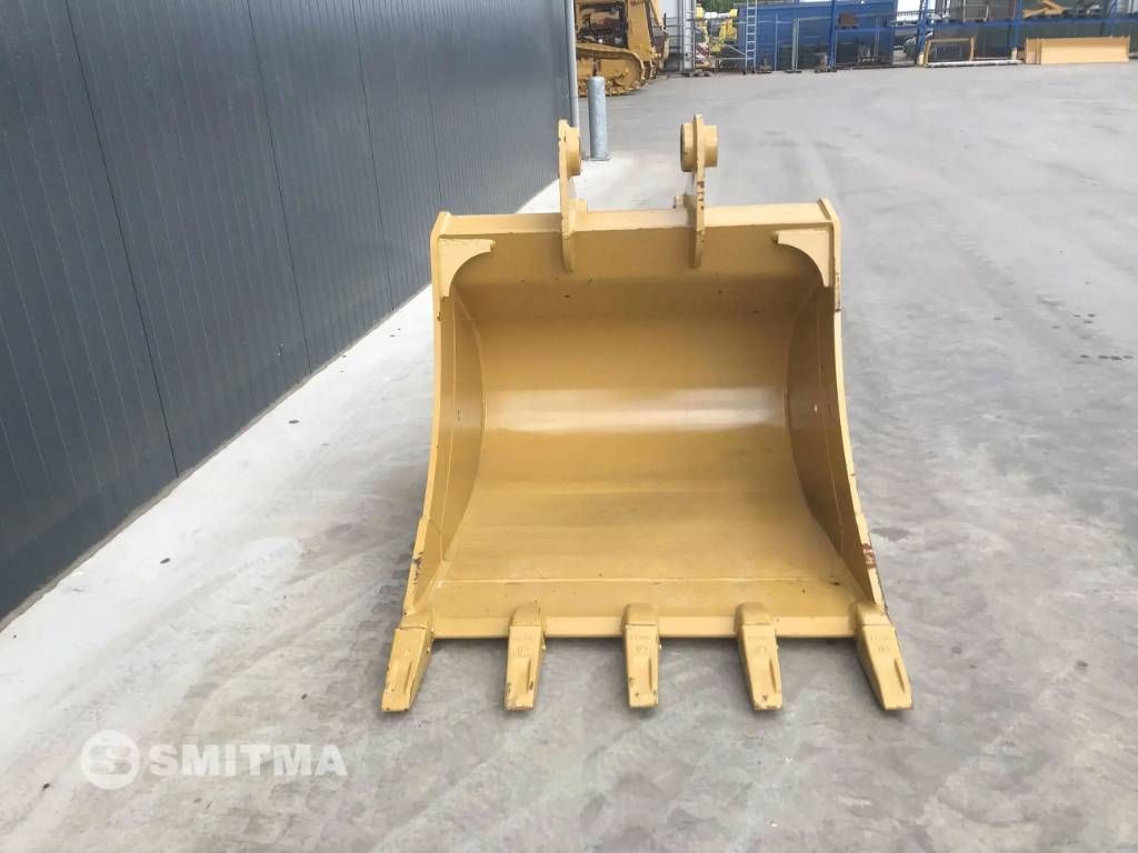 CAT 318D2