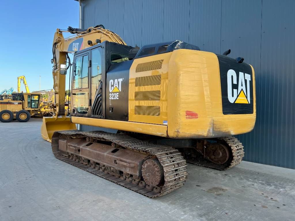 CAT 323 EL