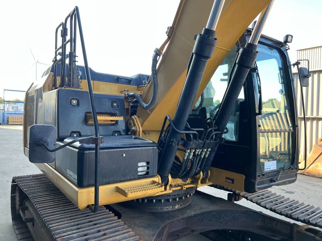 CAT 323 EL