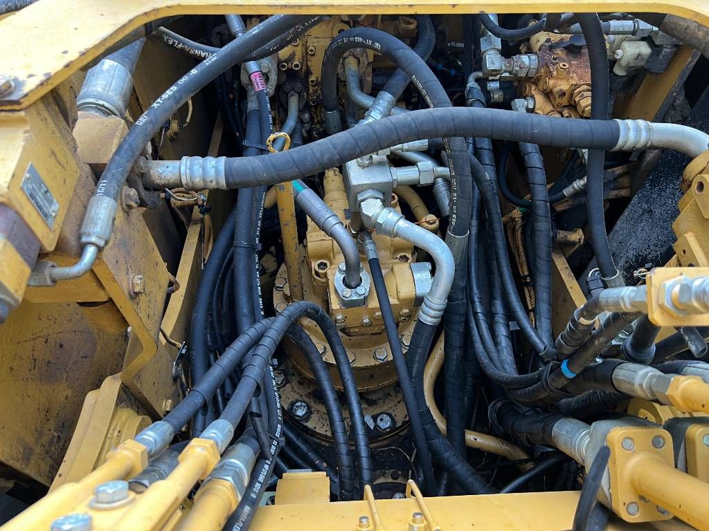 CAT 323 EL