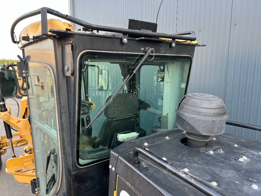 CAT 140 M