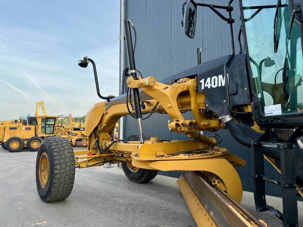 CAT 140 M
