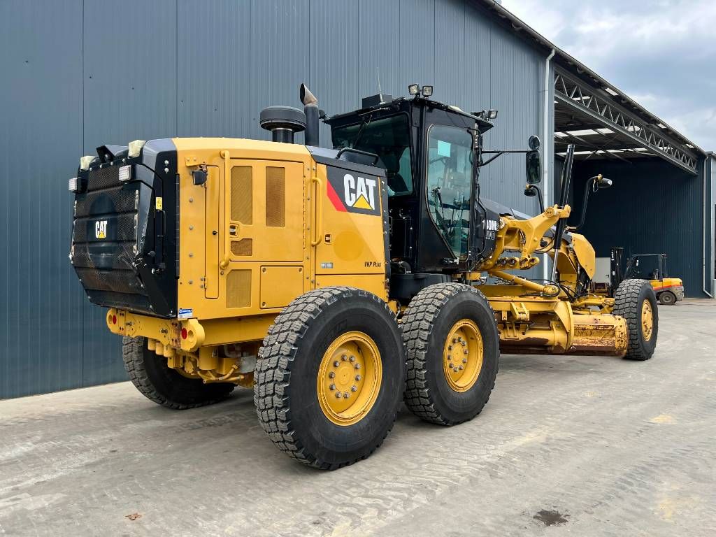 CAT 140 M 2 AWD
