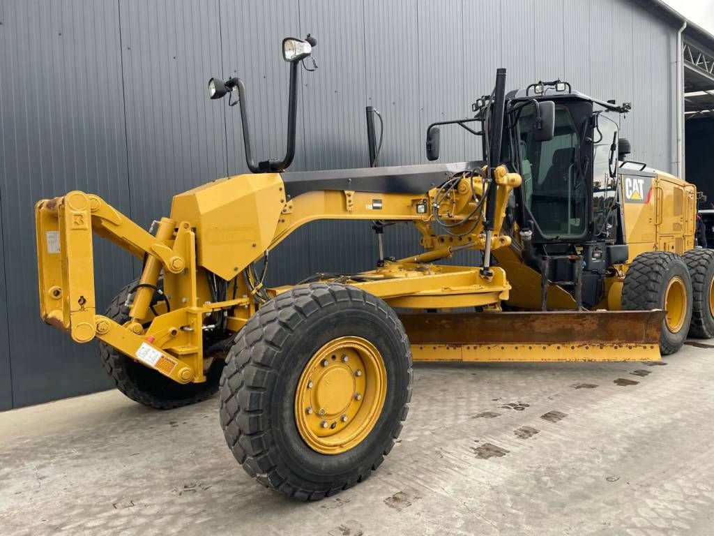 CAT 140 M 3 AWD