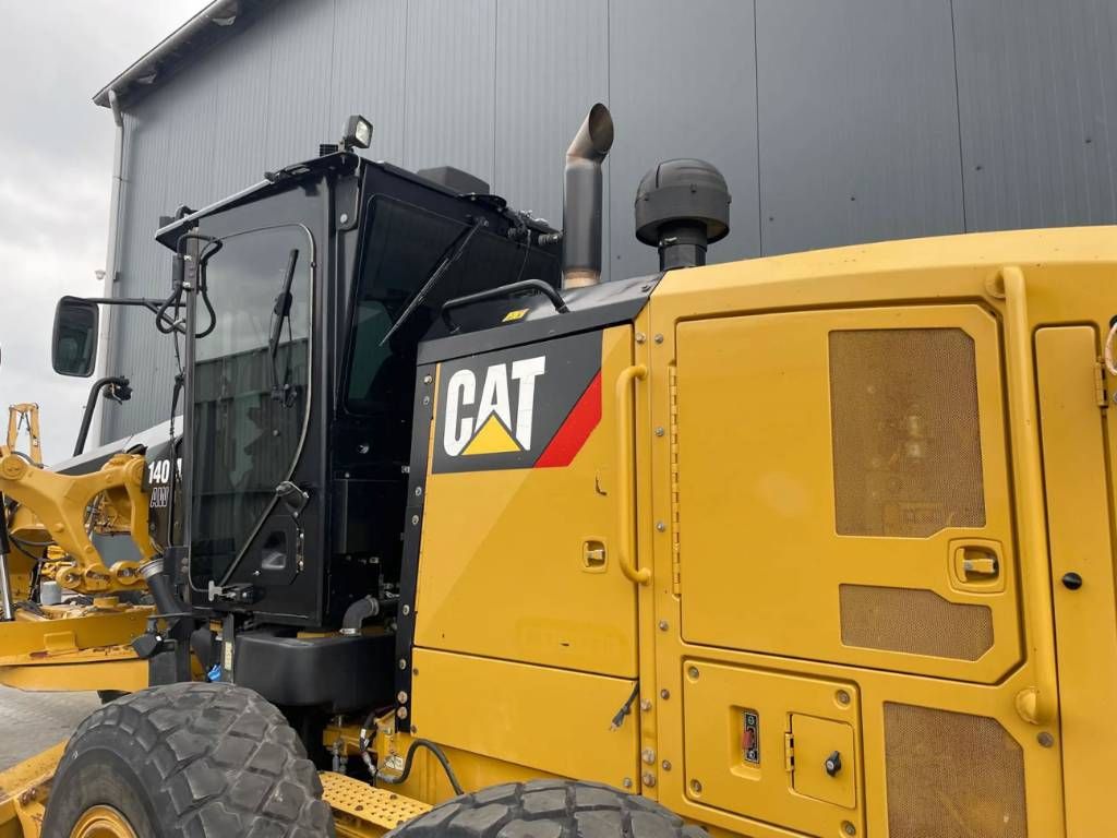CAT 140 M 3 AWD