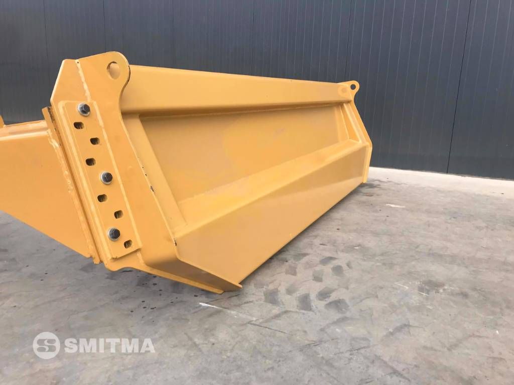 CAT 730C2