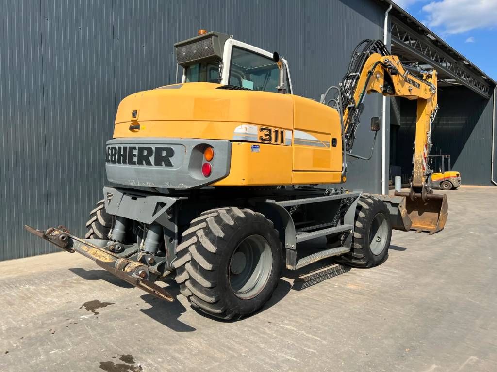Liebherr A 311 Litronic