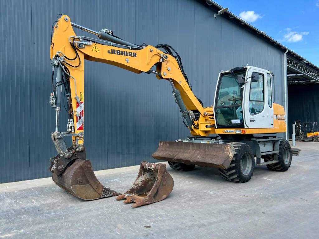 Liebherr A 311 Litronic