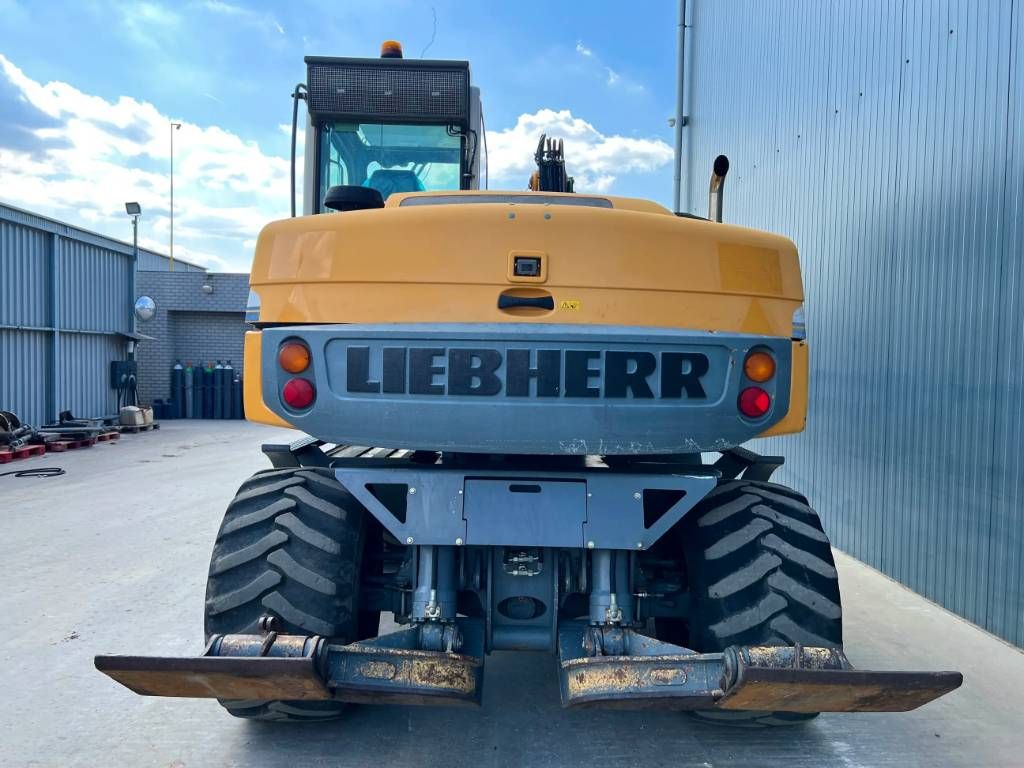 Liebherr A 311 Litronic