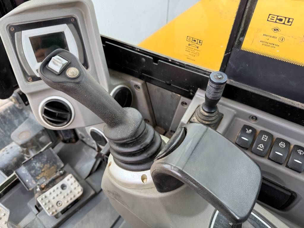 JCB 86C-1 - Hammer Lines / Quick Coupler