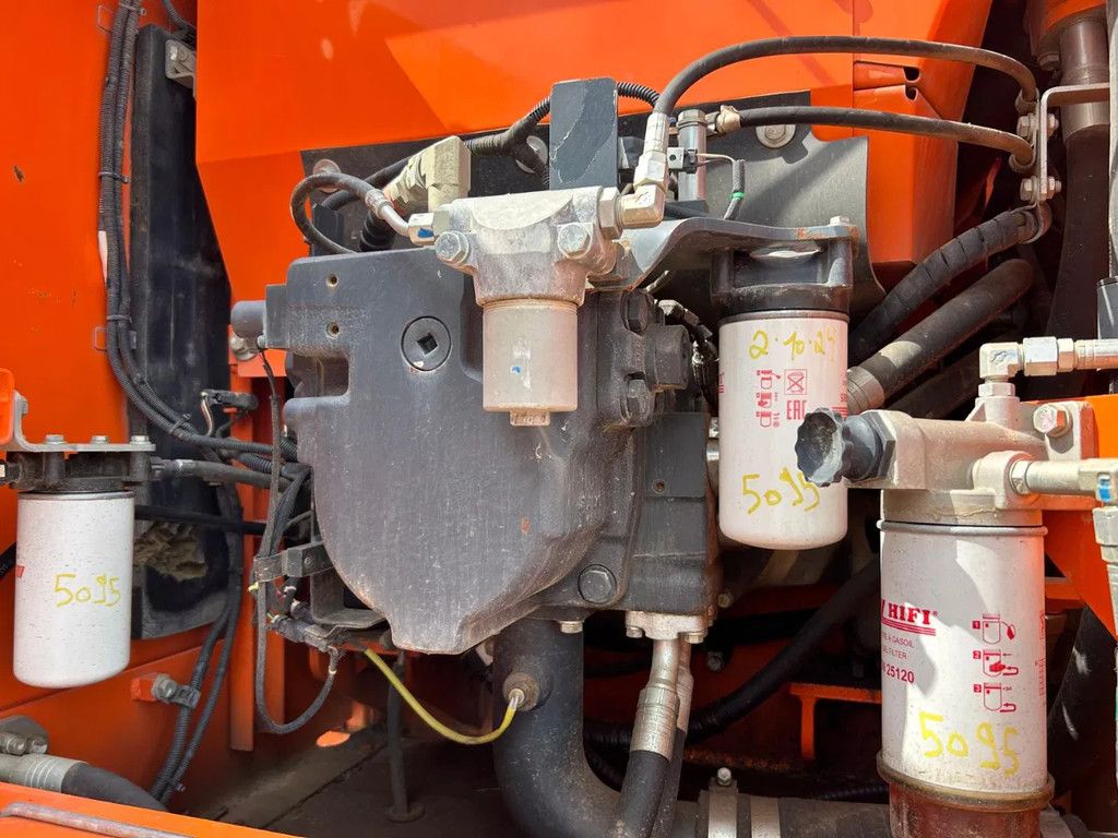 Komatsu PC 210LC-10