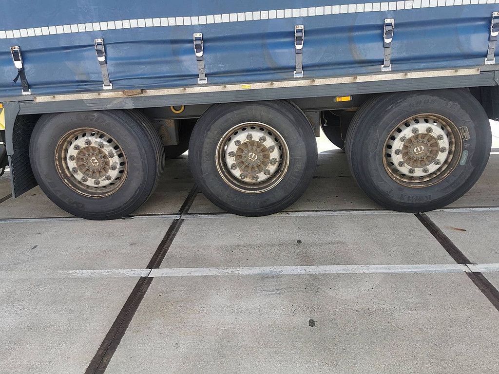 KRONE SDP 02 bär 2 tons taillift
