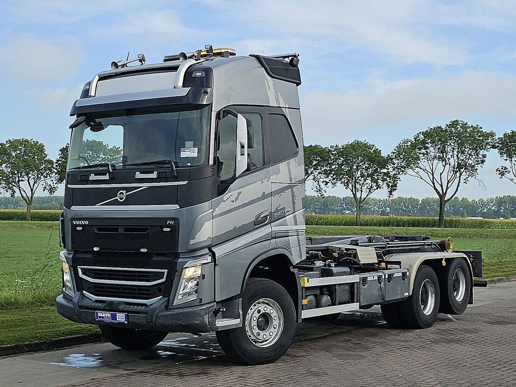 VOLVO FH 540 6x4 boogie lift vdl