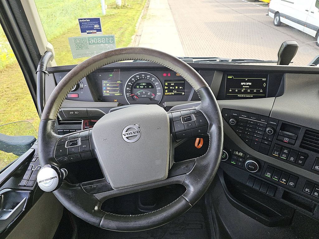 VOLVO FH 540 6x4 boogie lift vdl