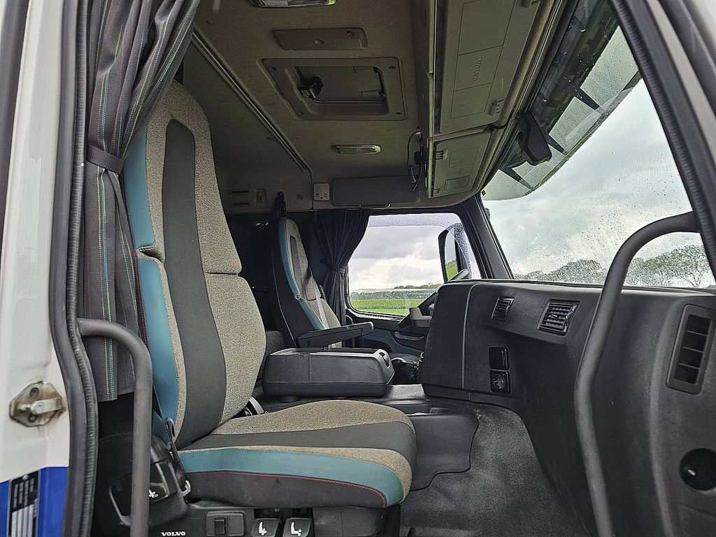 VOLVO FM 13.460 6x2 steered 458tkm