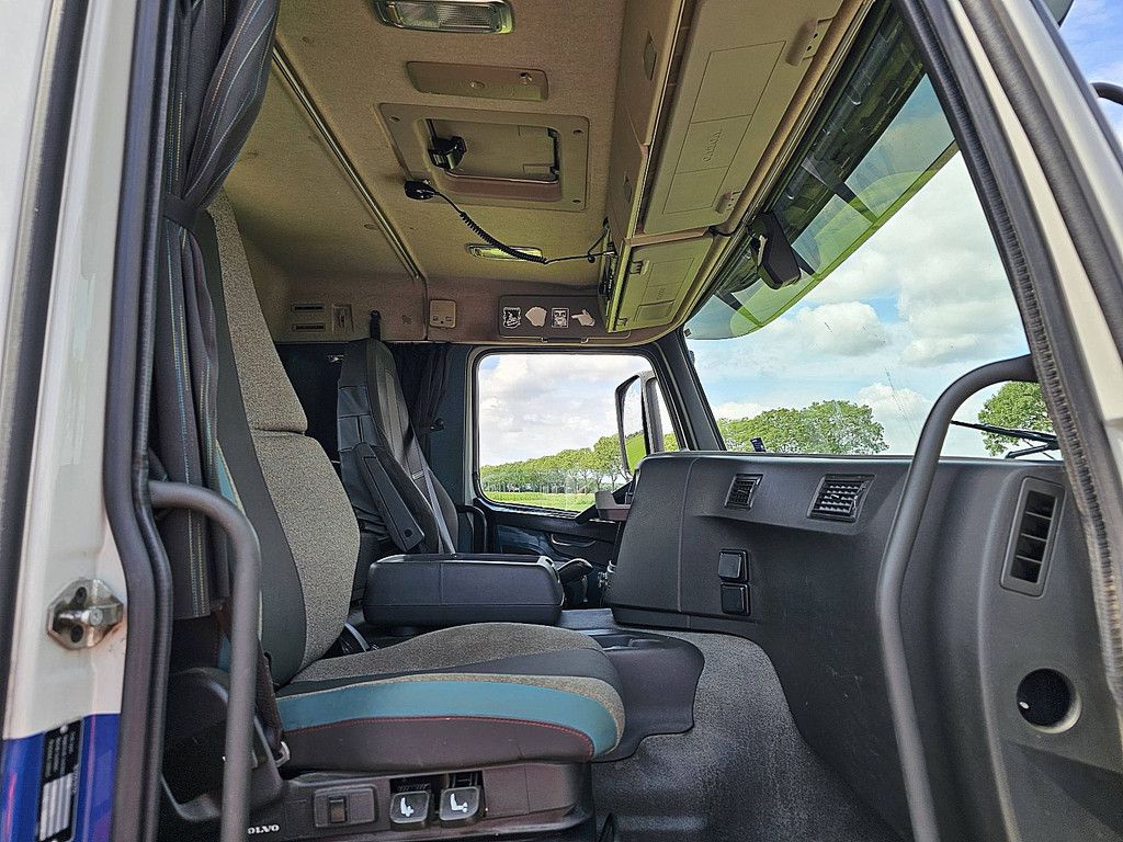 VOLVO FM 460 13ltr 6x2 steered