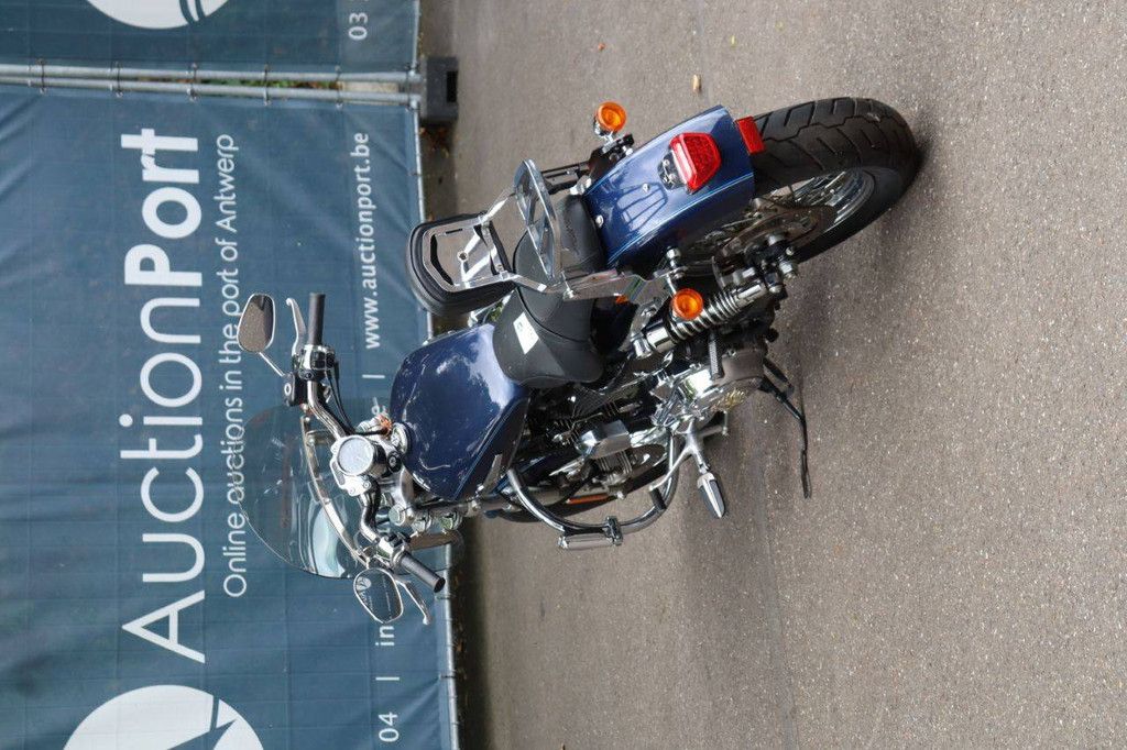 Harley-Davidson Sportster XL 1200 Custom Custom Benzine 2012