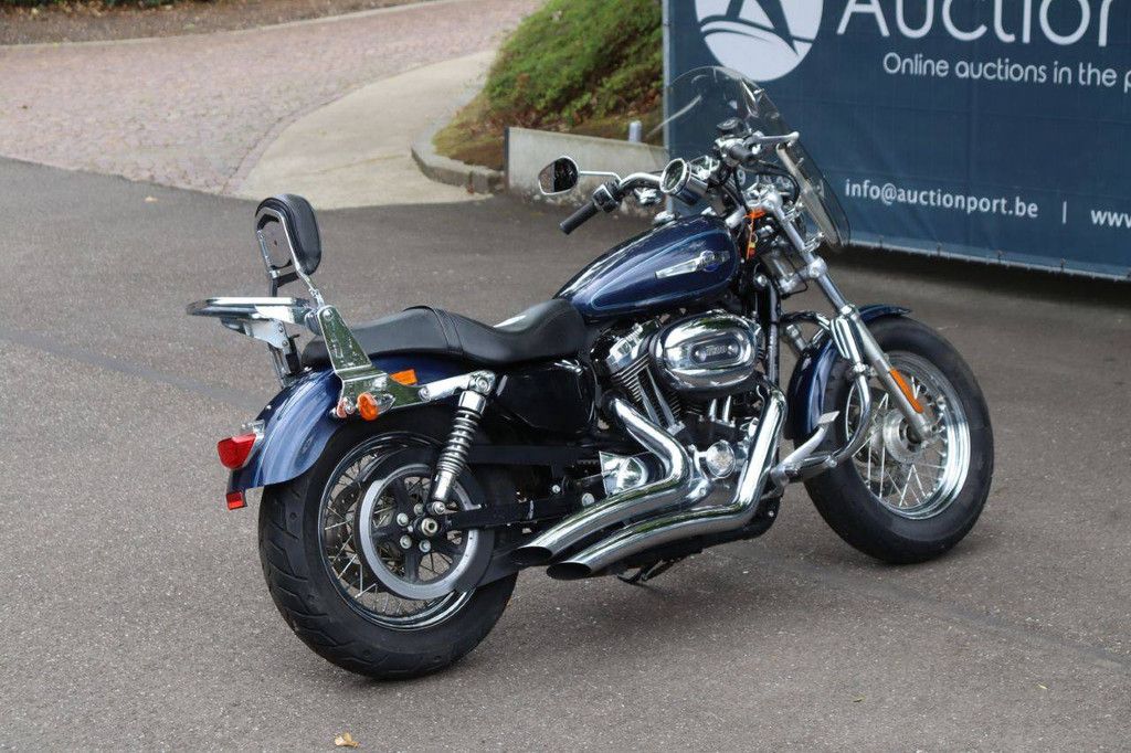 Harley-Davidson Sportster XL 1200 Custom Custom Benzine 2012