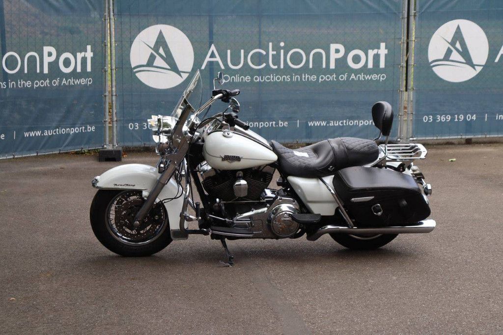 Harley-Davidson Road King Classic Benzine 2012